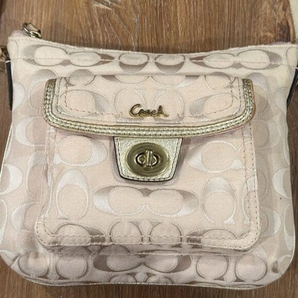 Coach Penelope Signature Jacquard Turnlock Pocket Swingpack Crossbody Bag (EUC) - Picture 3 of 16